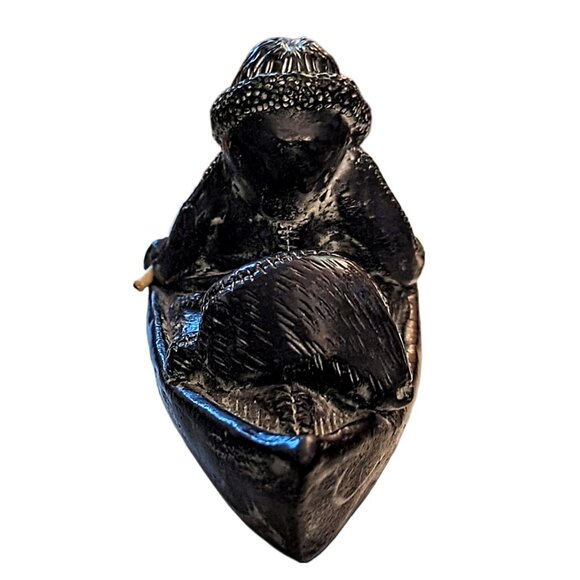 Hand Carved Soapstone Inuit Aboriginal Fisherman In Kayak Nuvuk Canada 7" EUC - Picture 4 of 9